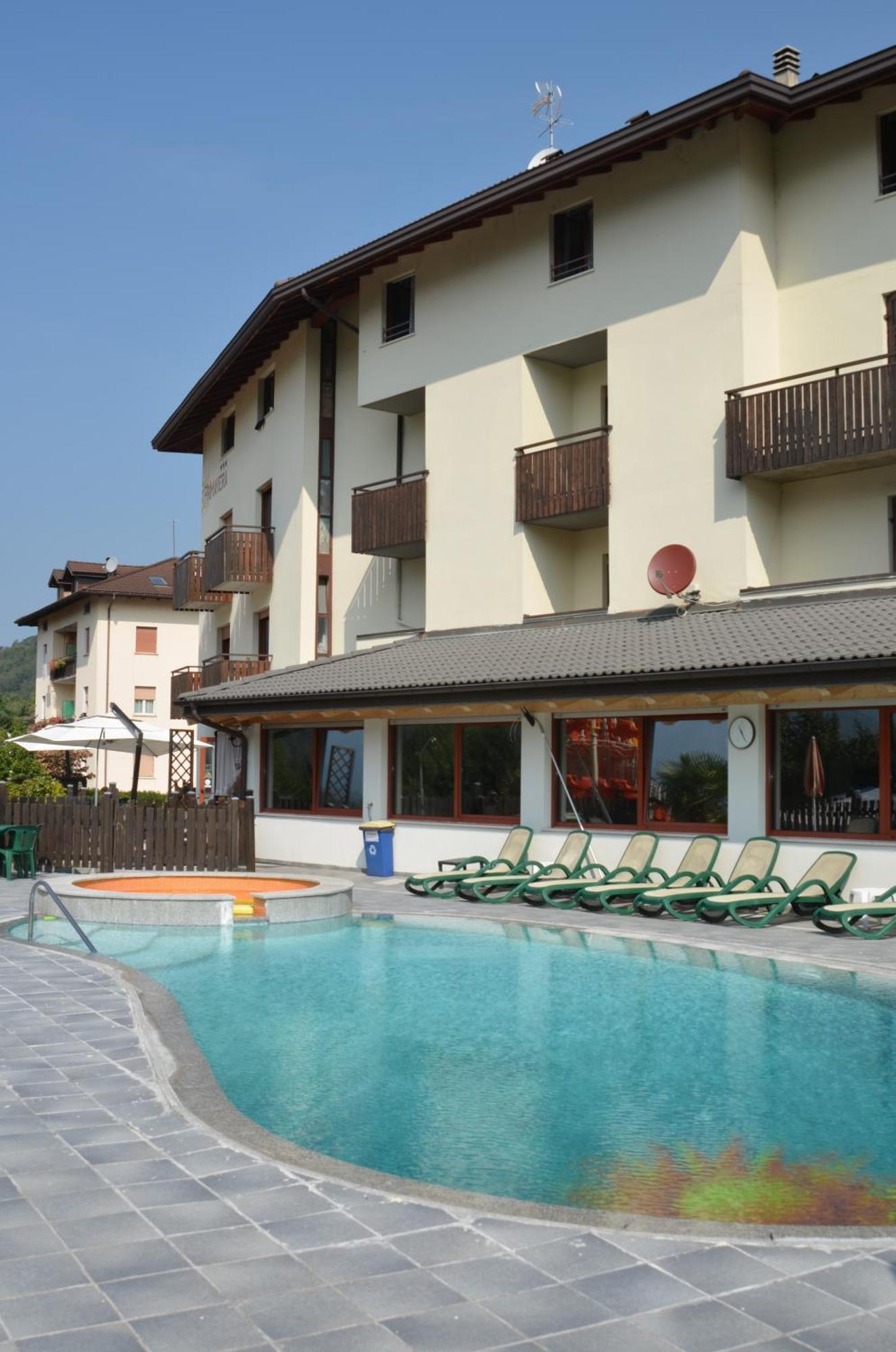 Family Hotel Primavera Levico Terme Exterior photo