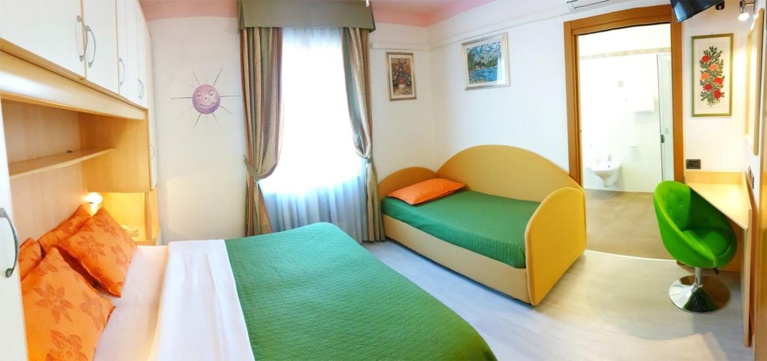 Family Hotel Primavera Levico Terme Exterior photo