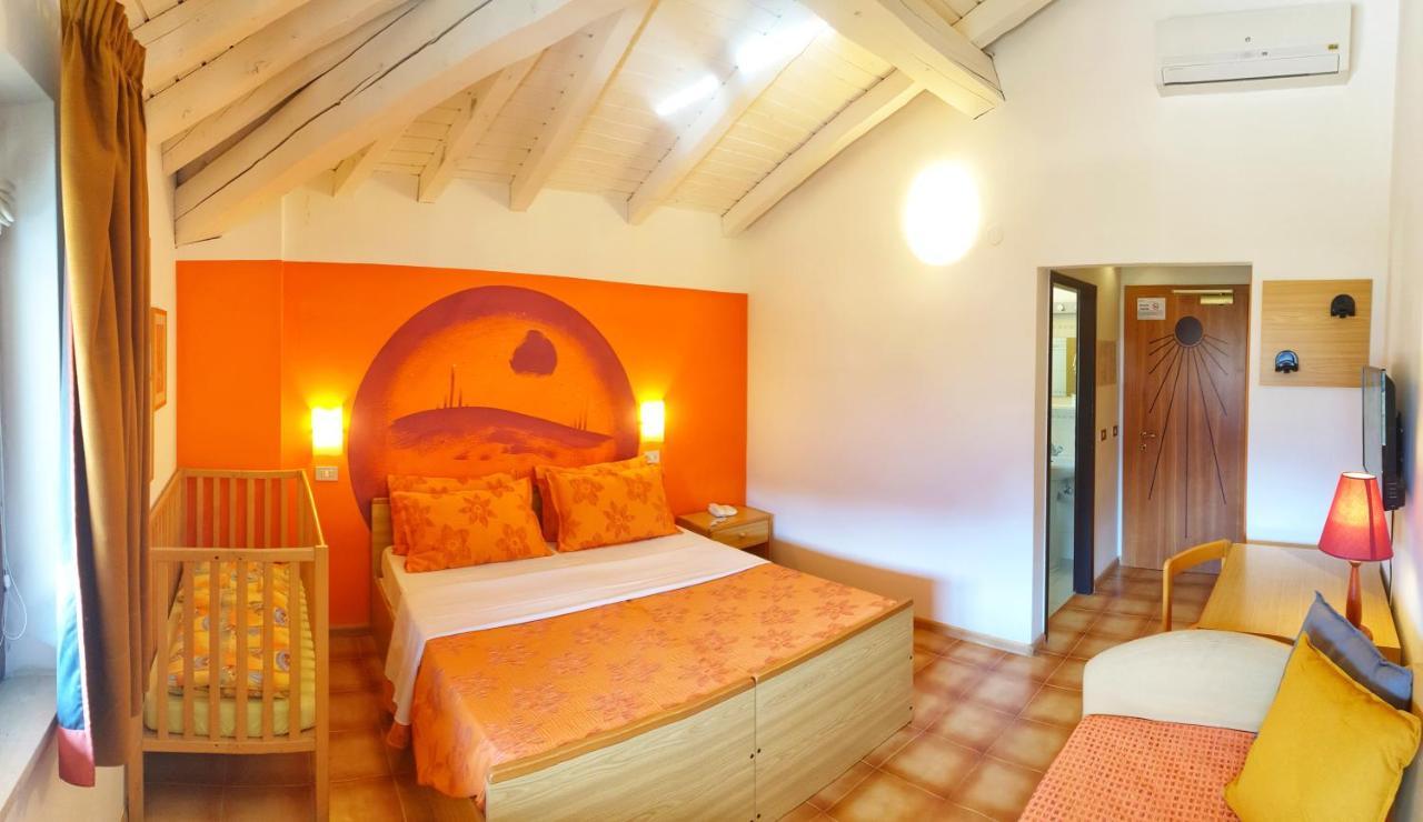 Family Hotel Primavera Levico Terme Exterior photo